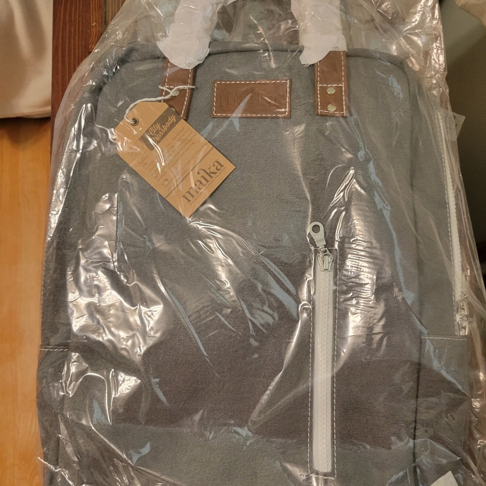 Maika city crossbody bag.